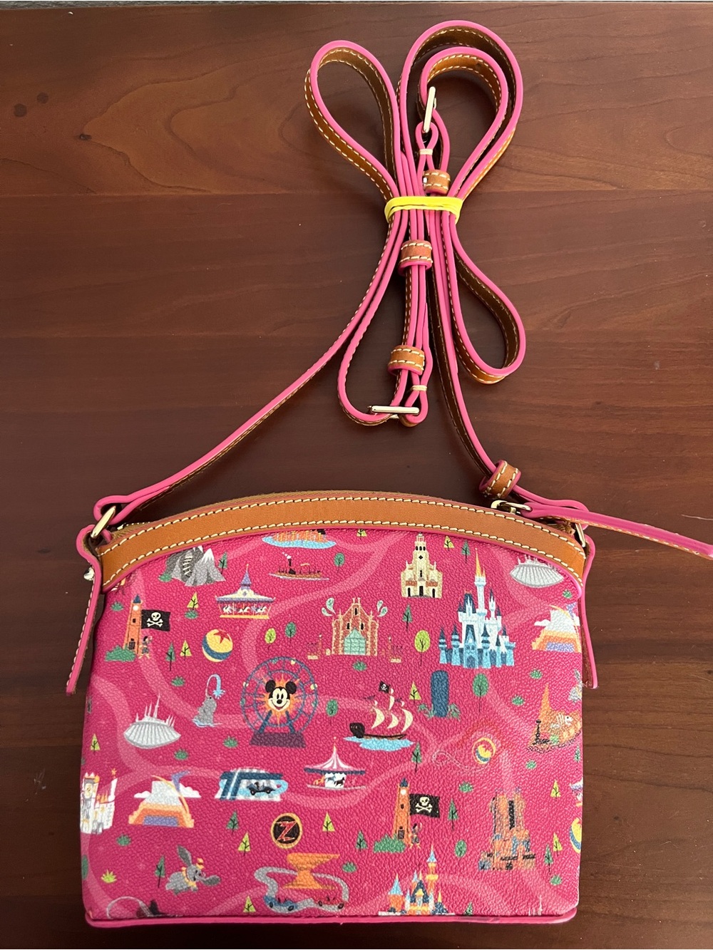 Dooney & Bourke 2020 Disney “Park Life” Leather Crossbody Bag - Picture 6 of 7